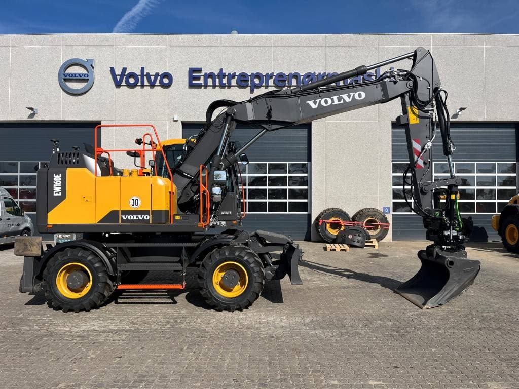 Cool wheel loader